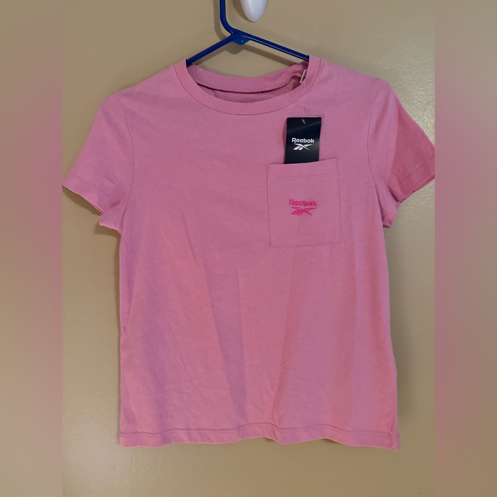 NWT Reebok Identity Pocket tee 
Pink Size XSmall